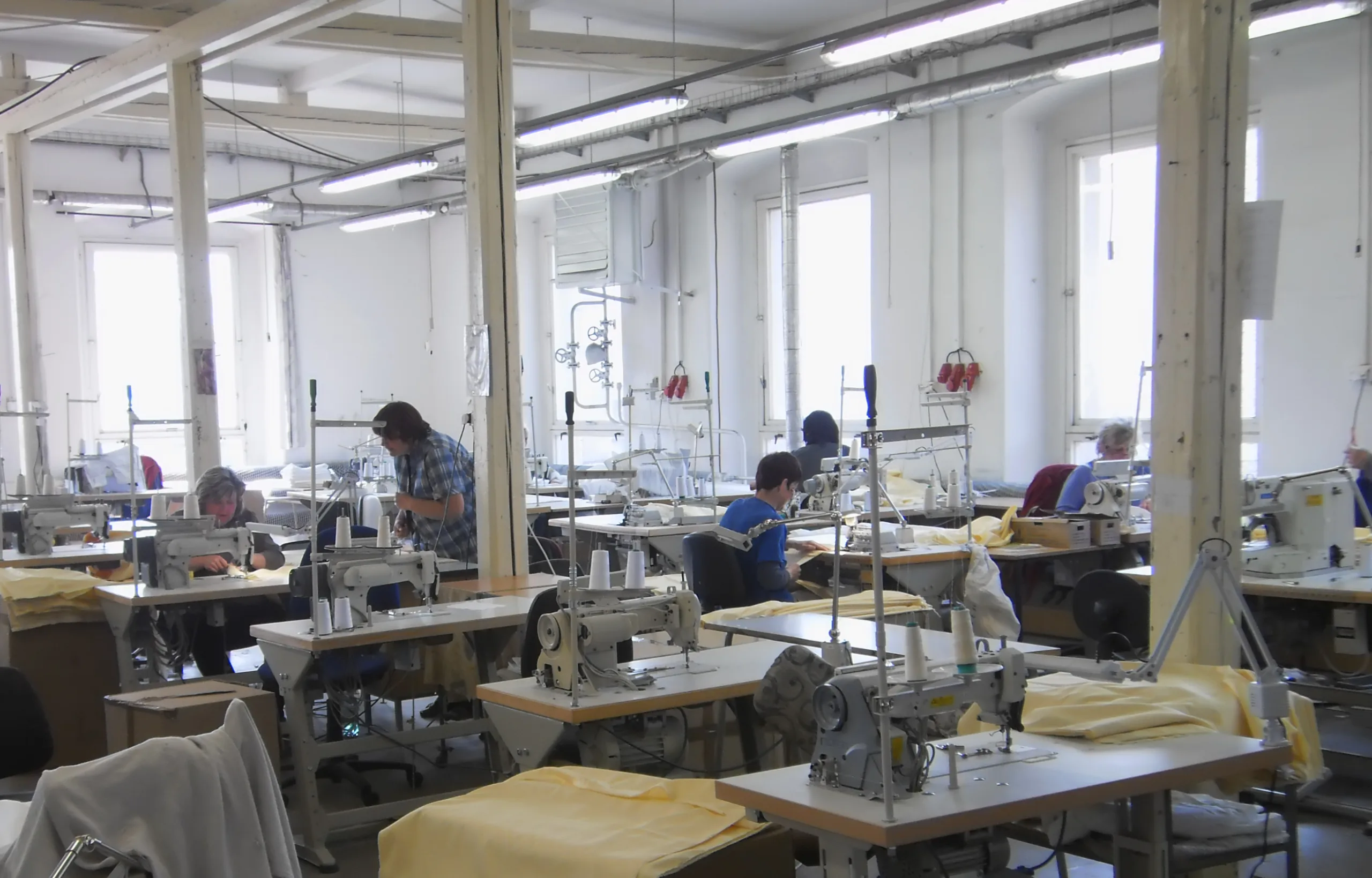 Blick in eine der Produktionshallen der Dibella-eigenen Konfektion in Tschechien um 2012