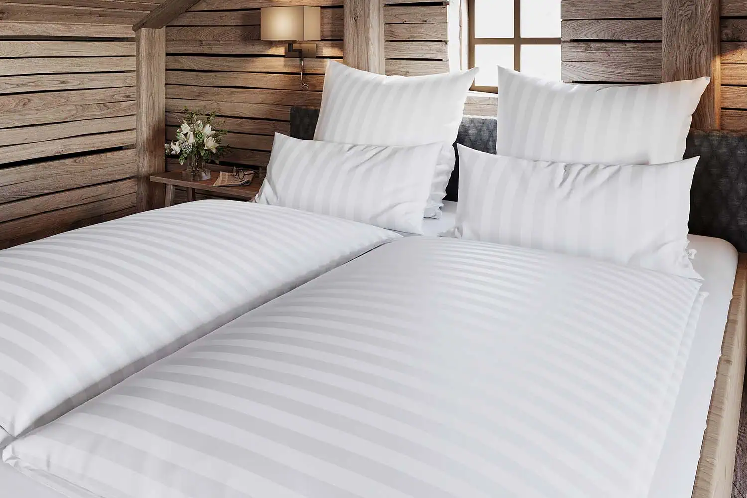 imagebild-25mm-streifensatin-weiß-hotelbett-bergchalet_zierkissen