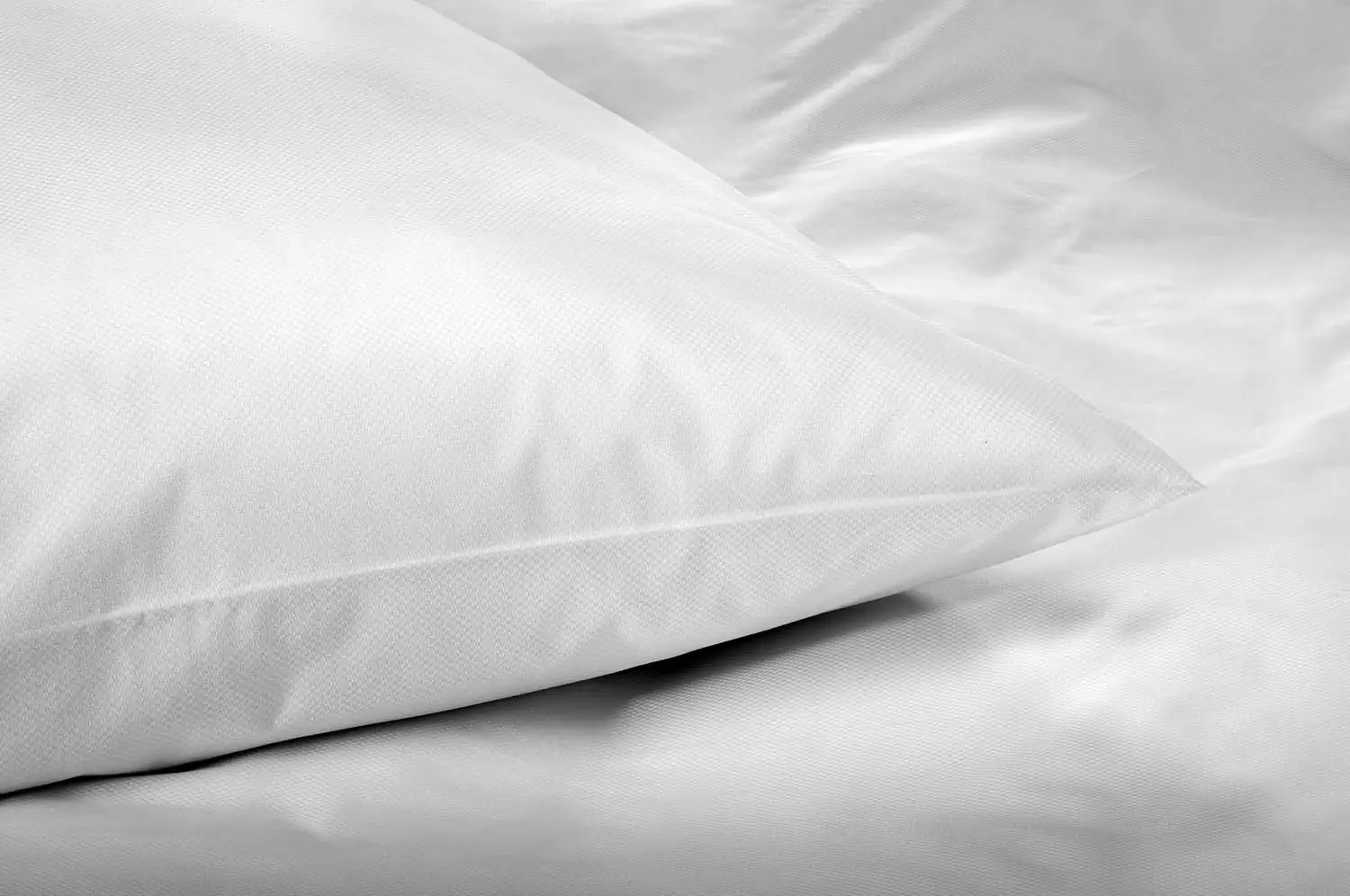 Detailbild-bettwaesche-hotellerie-kissen-kleines-karo